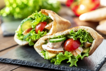 Mini-Pita mit Hähnchenbrust
