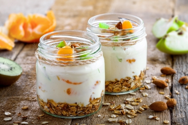 Haferflocken mit Walnüssen und Orangenjoghurt