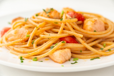 Tomatennudeln mit Lachs
