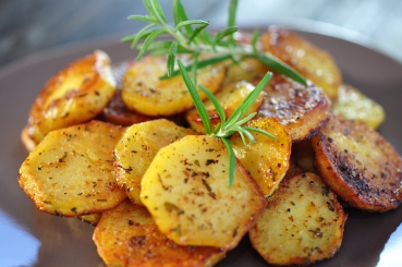 Bratkartoffeln mit Feldsalat