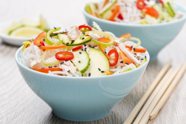 Gemüse-Reissalat mit Sesam