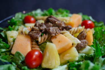 Fruchtiger Rindfleischsalat