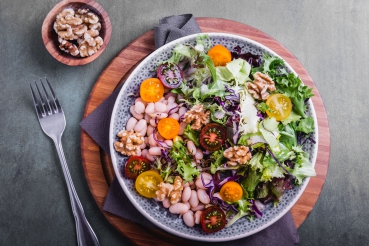 Gemischter Salat mit Bohnen