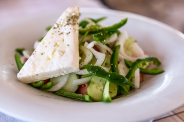 Gurkensalat mit Schafskäse