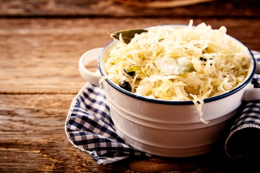 Sauerkrautsalat mit Ananas-Stücken