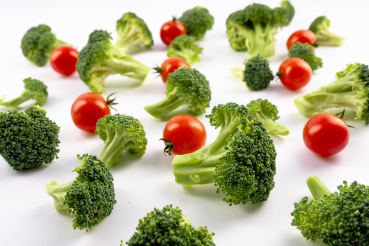 Brokkolisalat mit Tomaten