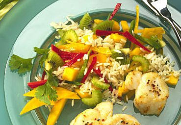 Exotischer Reissalat mit Seeteufel