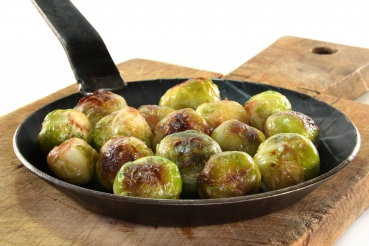Rosenkohlpfanne mit Bratkartoffeln