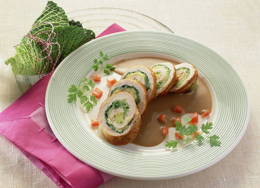 Puten-Wirsing-Röllchen mit Kartoffelpüree