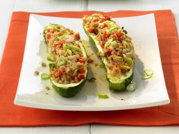 Gefüllte Zucchini-Schiffchen mit Reis
