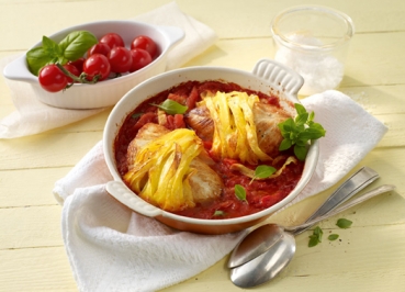 Putenbrust im Nudelmantel mit Blitz-Tomatensauce