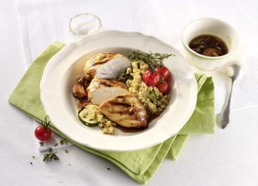 Glacierte Hähnchenbrust mit Quinoa-Salat