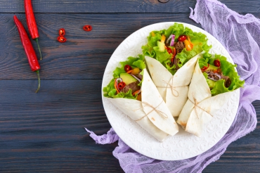 Puten-Tortillasandwich mit Kräutersalat