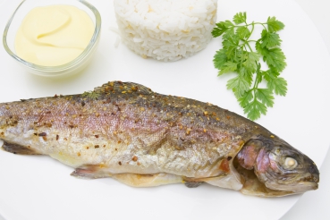 Gebratener Bachsaibling mit Cidre-Schalotten-Sauce