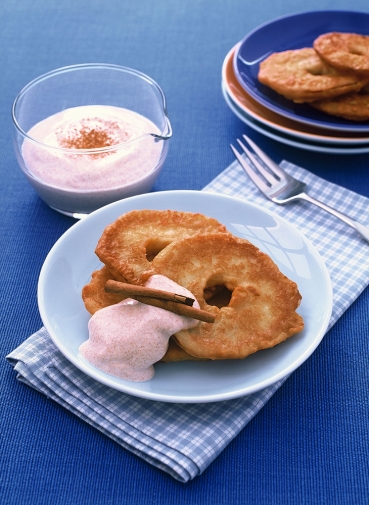 Apfelbeignets mit Zimtcreme