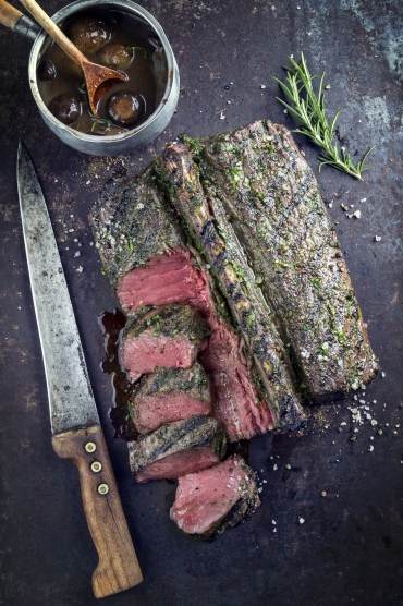 Rehrücken mit Rotkohl und Äpfeln 