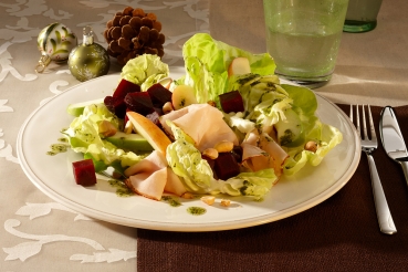 Apfel-Rote-Bete-Salat mit Putenbrust