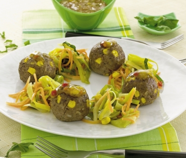 Asia-Hackbällchen mit Thai-Basilikum