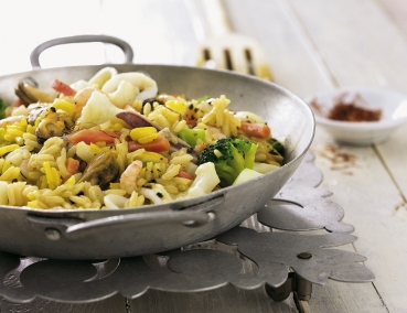 Blitz-Paella mit Safran und Meeresfrüchten