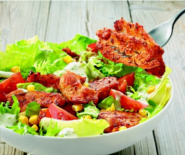 Bunter Salat mit Paprika-Hähnchen