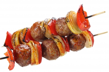 Feurige Hackbällchen am Spieß