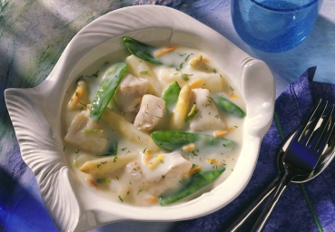 Fischragout mit Spargel und Zuckerschoten