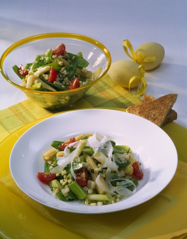 Frühlingssalat mit Parmesan