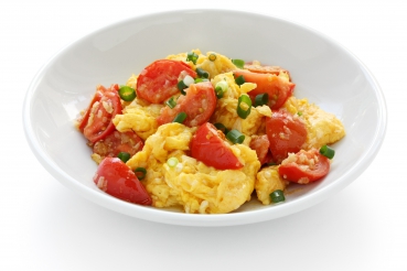 Rührei mit Tomate
