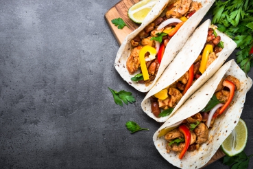 Gefüllte Taco-Schalen mit Puten-Bolognese