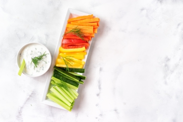 Gemüse mit Kräuter-Meerrettich-Dip
