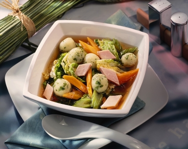 Gemüsesuppe mit Knödeln