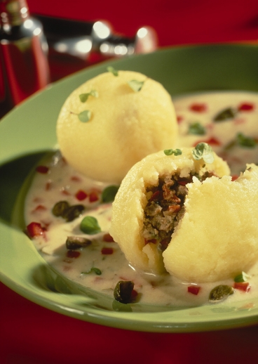 Hackfleischknödel mit Kapernsoße