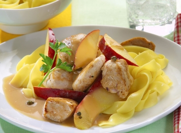 Hähnchenragout mit Apfel und grünem Pfeffer