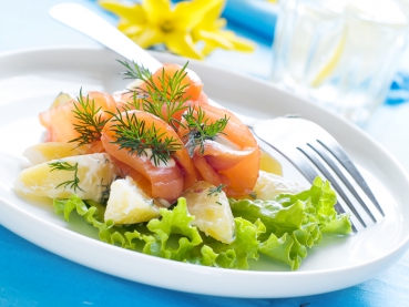 Kartoffelsalat mit Räucherlachs