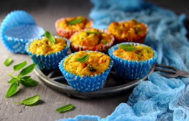 Käsemuffins mit Basilikum