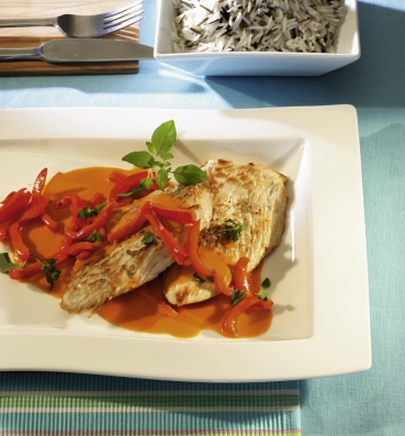 Kleine Putenschnitzel mit Paprikasauce
