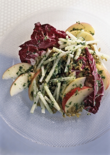 Kohlrabisalat mit Weizen