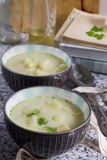 Kokos-Spargelcremesuppe