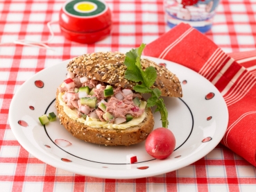 Körnerbrötchen mit Gemüseleberwurst