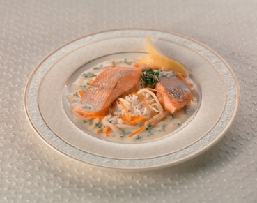 Lachsforellenfilet mit Kresse-Crème-Fraîche-Sauce
