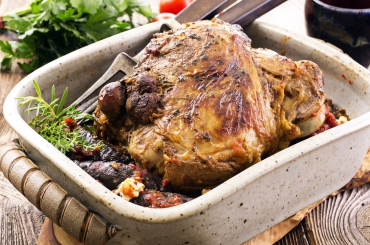 Lammkeule mit Gemüse