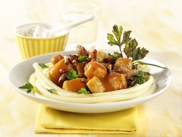 Makkaroni mit Putenragout