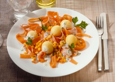 Mini-Knödel in Möhren-Mais-Gemüse