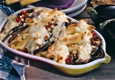 Nudel-Auflauf auf griechische Art