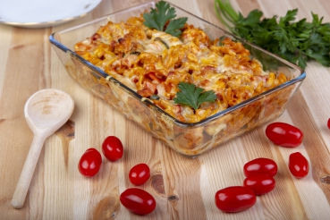 Nudelauflauf mit Champignons und Tomaten