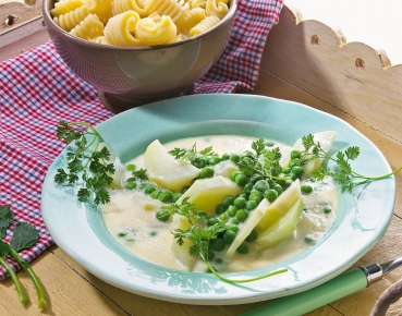 Nudeln mit Kohlrabi in Kerbelsauce