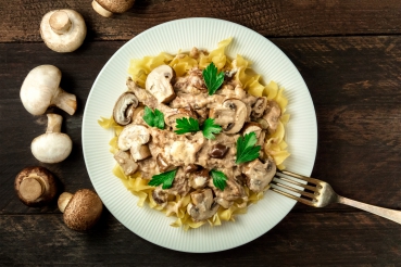 Nudeln mit Pilzen in Pfeffersauce