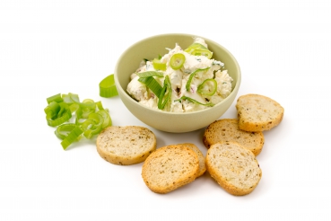 Sonnenblumenbrot mit Schafskäsecrème und Chicoréesalat