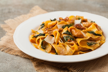 Pasta mit Hähnchen, Spinat und Mascarpone