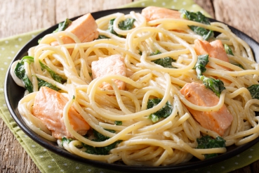 Pasta mit Lachs und Spinat